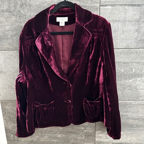 Nine West Woman Burgundy Velvet Jacket Size 18 W - Picture 2 of 9